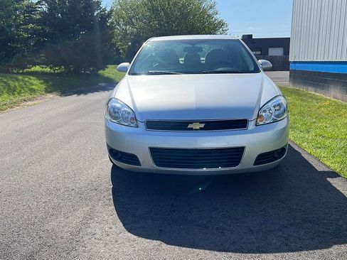 Used 2011 Chevrolet Impala LT FWD image 2
