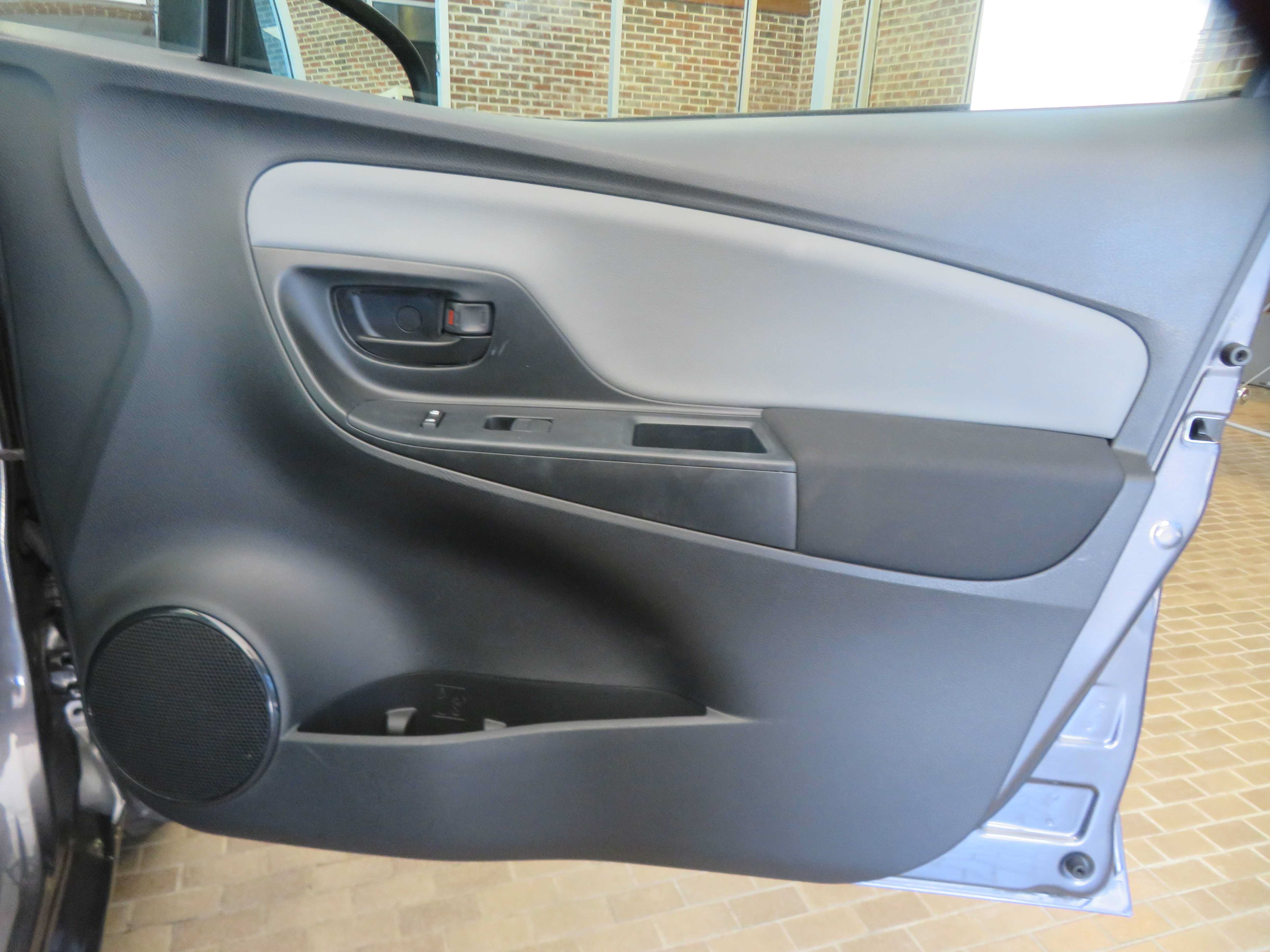 Used 2015 Toyota Yaris L FWD image 23