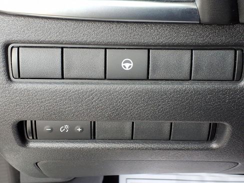 Certified 2021 Nissan Rogue SV image 31