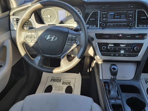 Used 2015 Hyundai Sonata SE w/ Cargo Package image 13