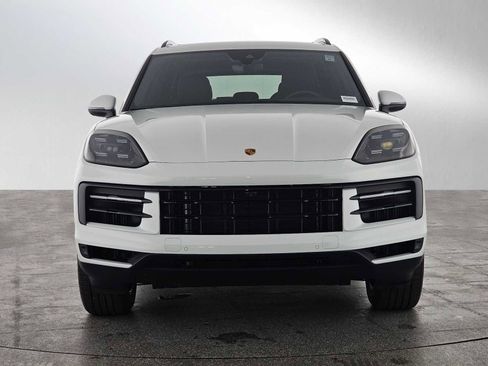 Used 2025 Porsche Cayenne image 8