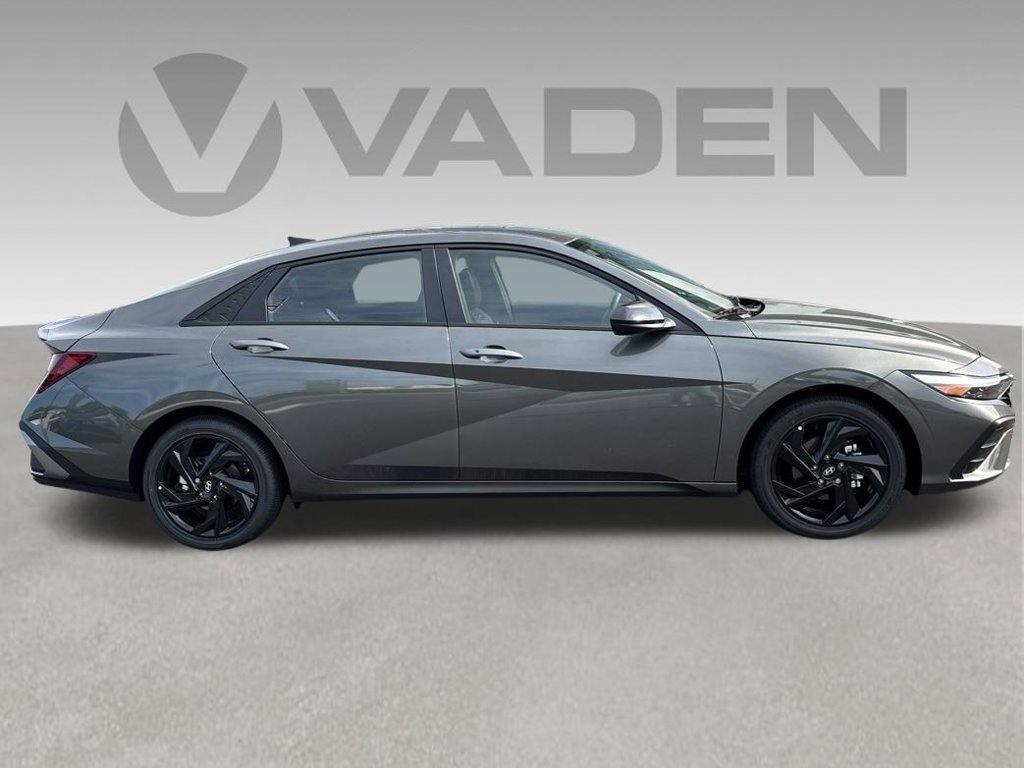 New 2026 Hyundai Elantra SEL Sport FWD image 7