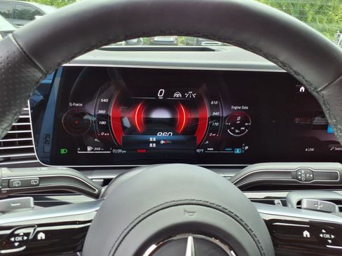 Used 2025 Mercedes-Benz GLS 580 4MATIC image 18