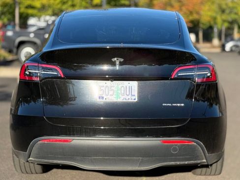 Used 2023 Tesla Model Y Long Range AWD/4WD image 4