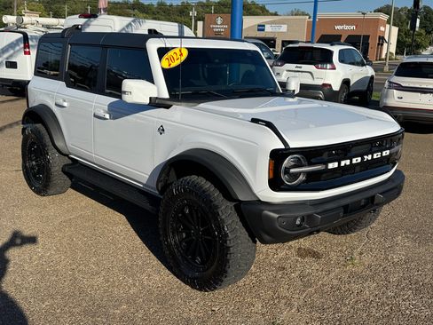 Used 2024 Ford Bronco Outer Banks w/ Sasquatch Package image 7