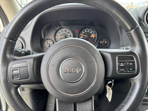 Used 2014 Jeep Patriot Latitude w/ Sun/Sound Group image 14