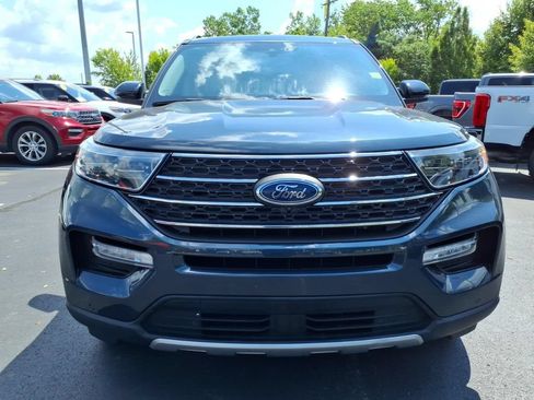 Used 2024 Ford Explorer XLT w/ Equipment Group 202A AWD/4WD image 2