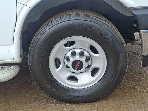 Used 2024 GMC Savana 2500 w/ Driver Convenience Package image 33