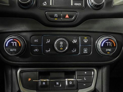 Used 2022 GMC Terrain AT4 w/ Infotainment Package II image 32