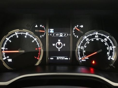 Used 2024 Toyota 4Runner TRD Off-Road Premium w/ Moonroof Package AWD/4WD image 38