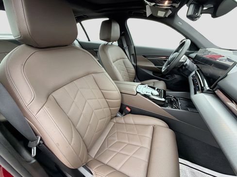 Used 2025 BMW i5 eDrive40i image 14