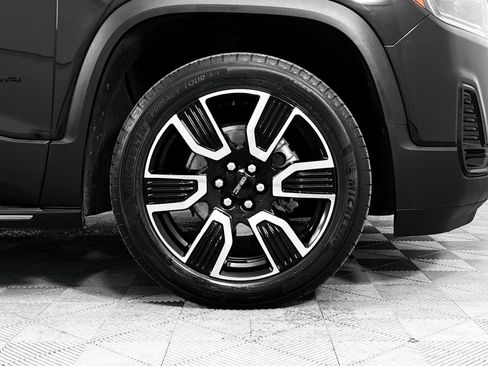 Used 2021 GMC Acadia SLT w/ Elevation Edition image 9