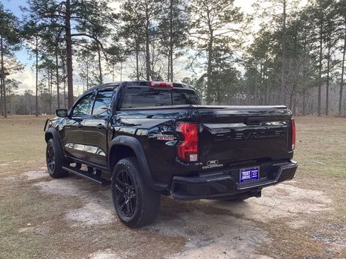 Used 2025 Chevrolet Colorado Trail Boss image 3