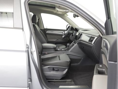 Certified 2023 Volkswagen Atlas SEL R-Line AWD/4WD image 19
