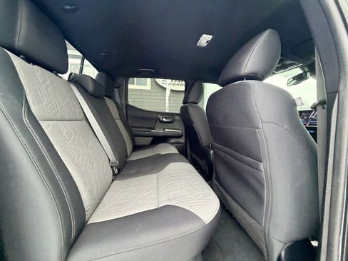 Used 2023 Toyota Tacoma TRD Off-Road image 15