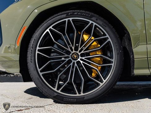 Used 2025 Lamborghini Urus SE AWD/4WD image 24