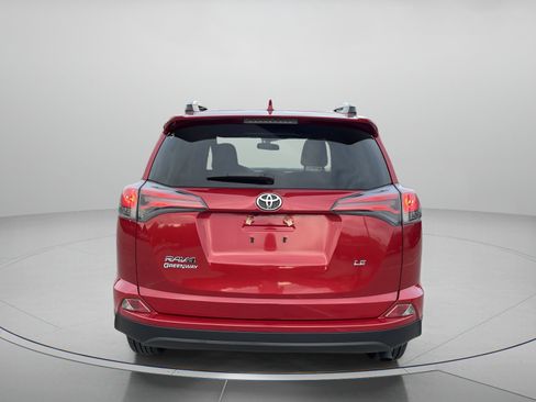 Used 2016 Toyota RAV4 LE FWD image 4