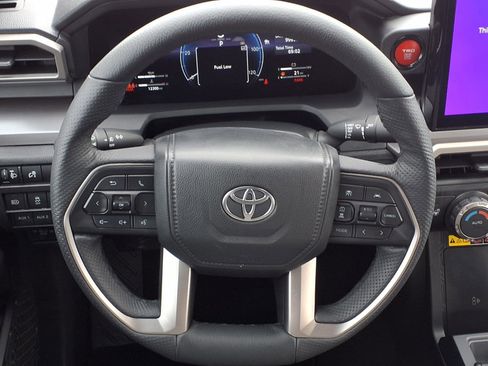 Used 2025 Toyota Tacoma TRD Off-Road w/ TRD Off Road Upgrade Package image 40