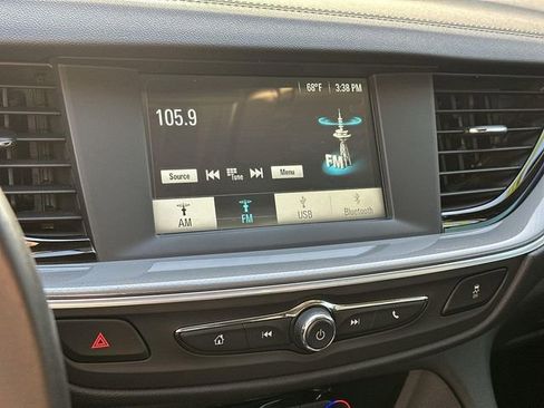 Used 2018 Buick Regal Preferred image 12