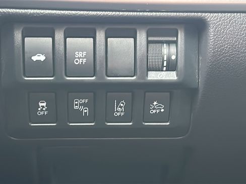 Used 2016 Subaru Legacy 2.5i Premium AWD/4WD image 19