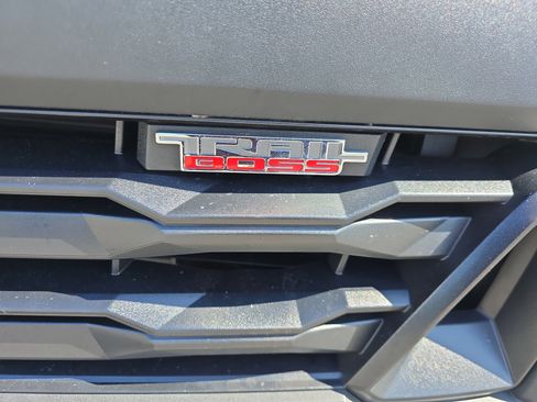 Used 2023 Chevrolet Colorado Trail Boss w/ Advanced Trailering Package AWD/4WD image 10