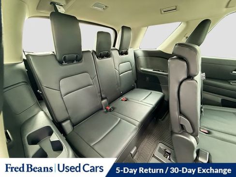 Used 2024 Nissan Pathfinder SL AWD/4WD image 30