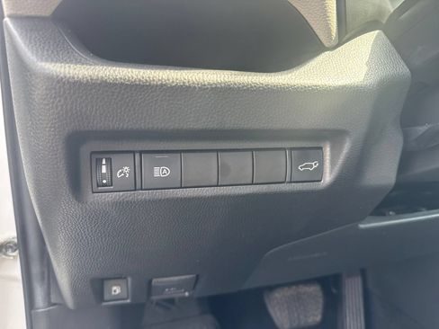 Used 2022 Toyota RAV4 XLE Premium AWD/4WD image 20