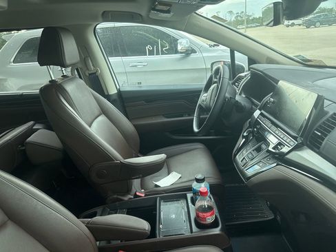 Used 2025 Honda Odyssey Touring image 12