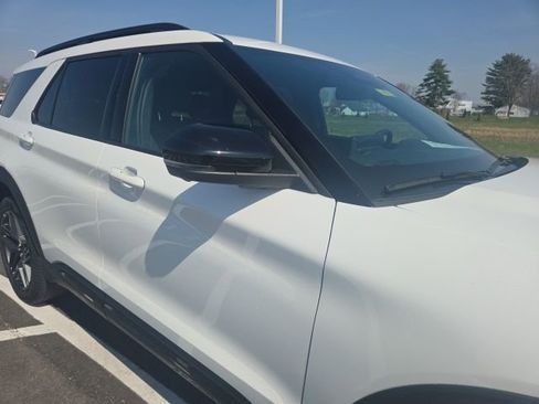 Used 2025 Ford Explorer ST image 5