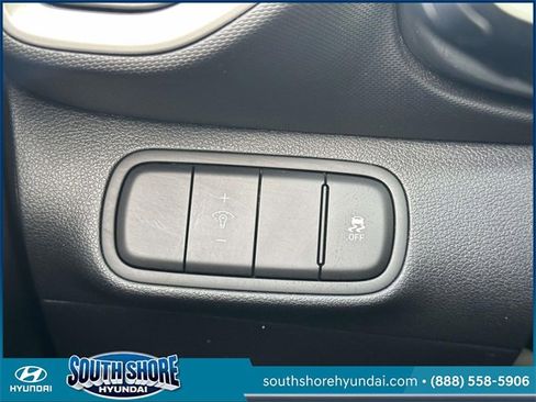 Certified 2023 Hyundai Venue SEL w/ Cargo Package image 21