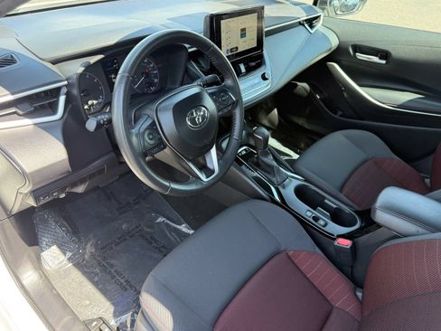 Used 2025 Toyota Corolla SE FWD image 12