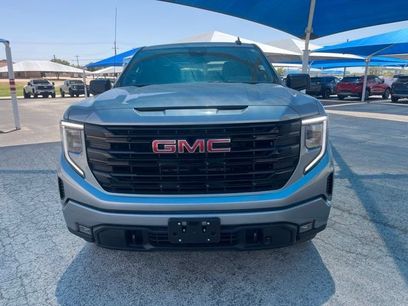Used 2025 GMC Sierra 1500 Elevation