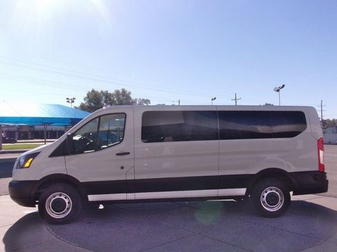 Used 2019 Ford Transit 350 XL image 11