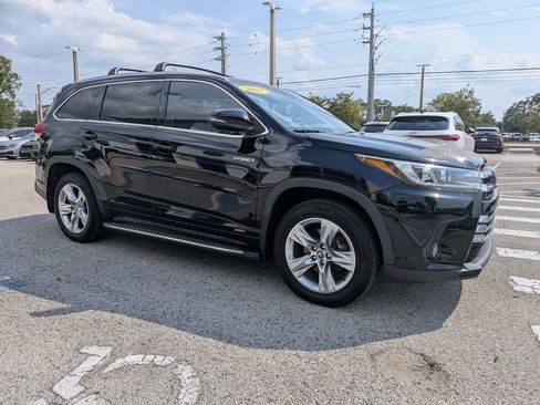 Used 2017 Toyota Highlander Limited AWD/4WD image 8