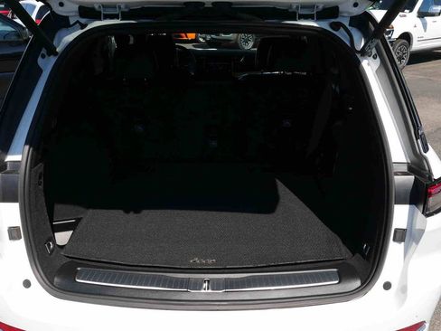 Used 2023 Jeep Grand Cherokee Summit AWD/4WD image 12