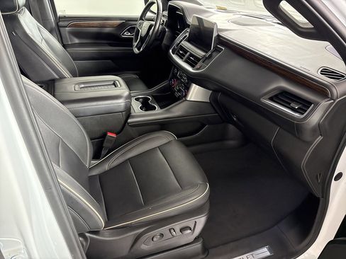 Used 2023 Chevrolet Suburban Premier image 47
