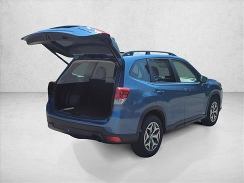 Used 2024 Subaru Forester Premium AWD/4WD image 8