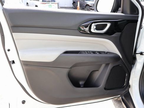 New 2026 Jeep Compass Limited image 21