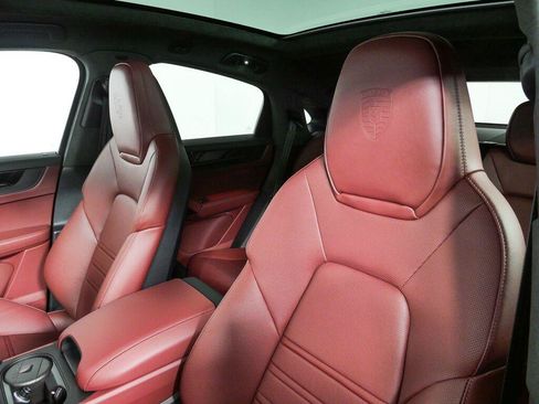 New 2026 Porsche Cayenne GTS AWD/4WD image 5