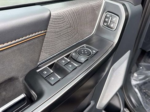 Used 2023 Ford F150 Platinum w/ Equipment Group 701A High image 9