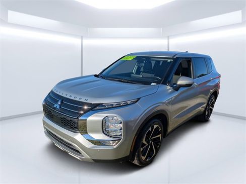 Used 2023 Mitsubishi Outlander SE image 7