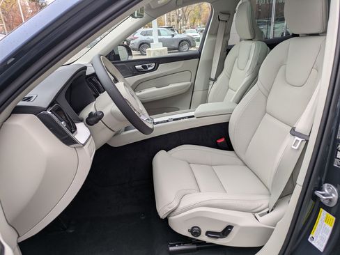 New 2026 Volvo XC60 B5 Ultra w/ Climate Package image 15