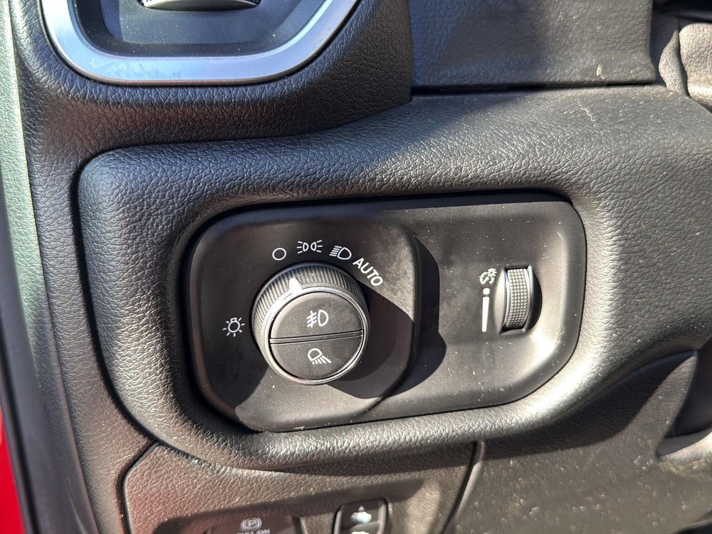Used 2021 RAM 1500 Big Horn AWD/4WD image 12