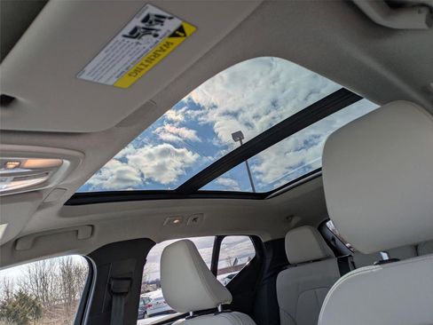 New 2026 Volvo XC40 B5 Ultra w/ Protection Package Premier image 10