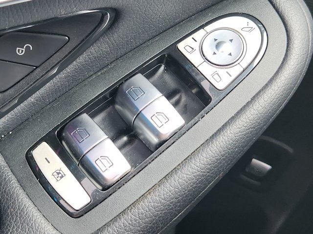 Used 2022 Mercedes-Benz GLC 300 image 22