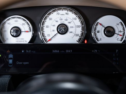 Used 2019 Rolls-Royce Wraith image 17