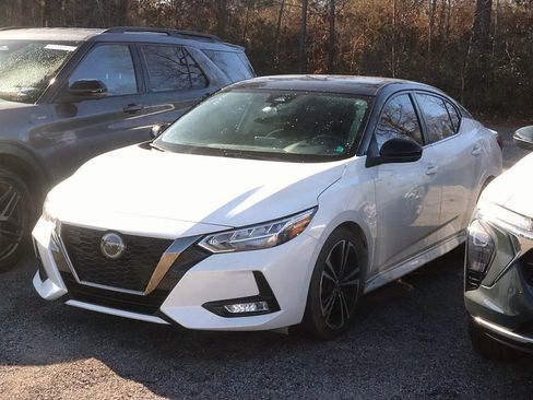 Used 2020 Nissan Sentra SR w/ Electronics Package image 2