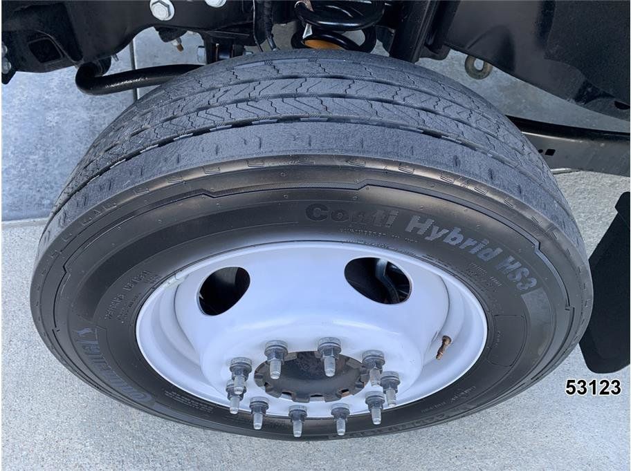 Used 2023 Ford F550 Luxury RWD image 15