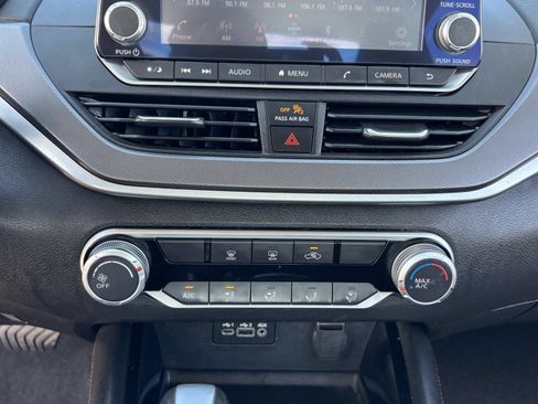 Used 2024 Nissan Altima 2.5 SR FWD image 24