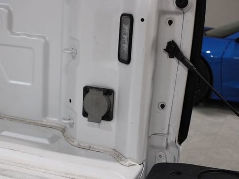 Used 2023 GMC Sierra 1500 SLT w/ X31 Off-Road Package image 14